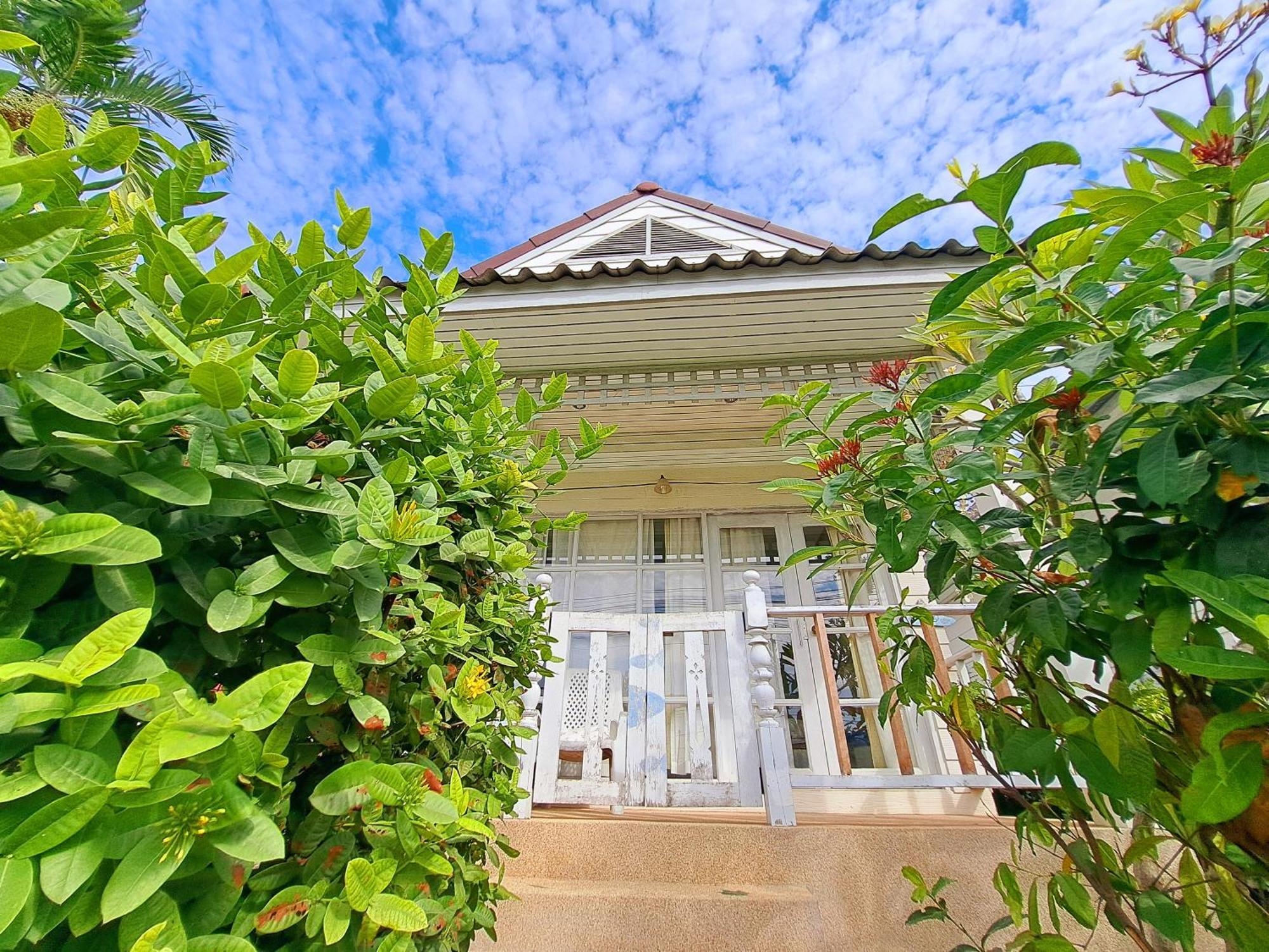 Prathana Garden Ferieparker 2*